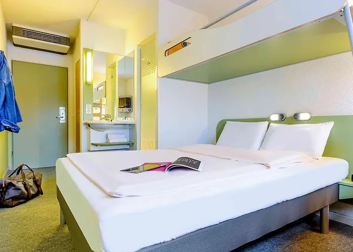 Hotel Ibis Budget Ost 3*